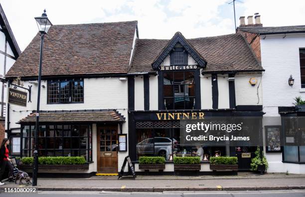 el vintner cafe and wine bar - stratford upon avon fotografías e imágenes de stock