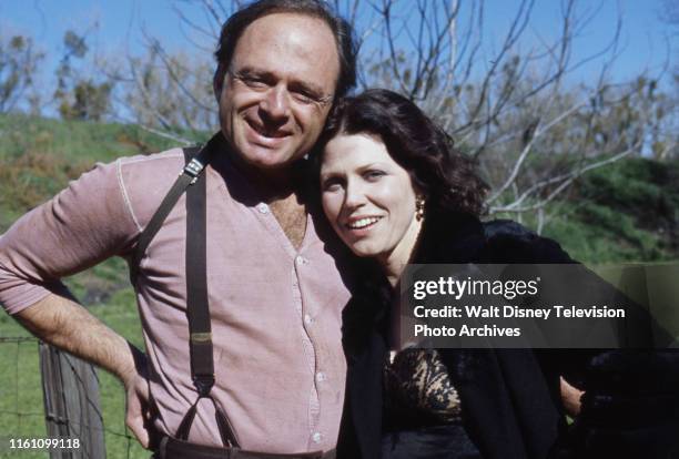 Harris Yulin as Machien Gun Kelly, Margaret Blye appearing in the 1930's period drama ABC tv movie 'Melvin Purvis G-MAN'.