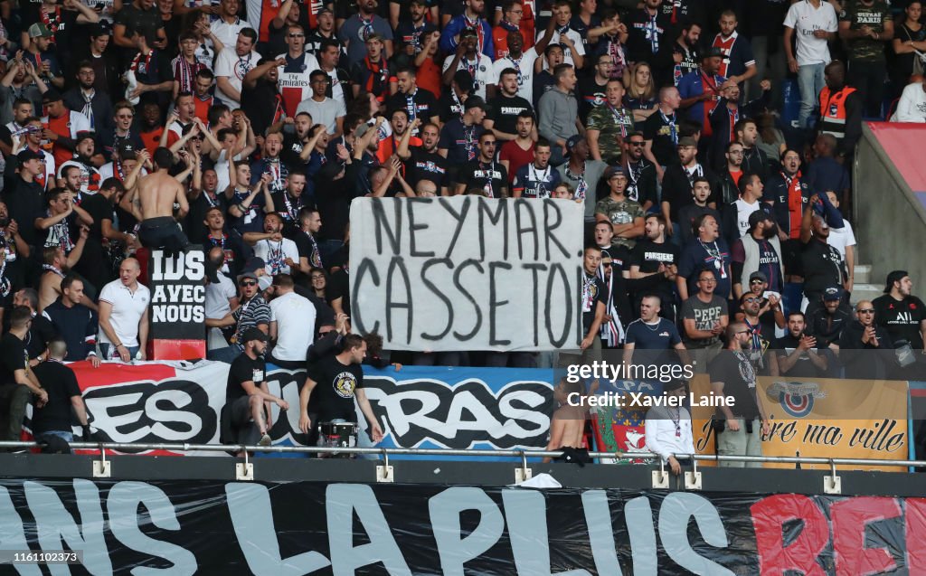 Paris Saint-Germain v Nimes Olympique - Ligue 1