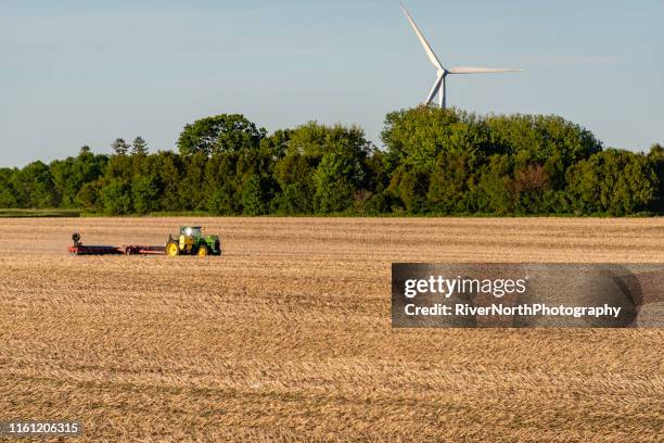 minnesota agriculure - john deere tractor - fotografias e filmes do acervo