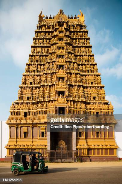 nallur kandaswamy kovil hindu temple, jaffna, northern province, sri lanka, asia - jaffna stock pictures, royalty-free photos & images