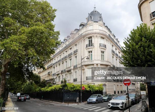 Picture taken on August 12, 2019 shows an apartment building owned by Jeffrey Epstein in the 16th arrondissement of Paris. - Two French government...