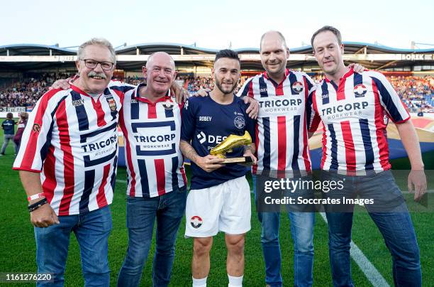 Pol Llonch of Willem II with the trophy for best player season 2018-2019 of Willem II during the Dutch Eredivisie match between Willem II v Vitesse...