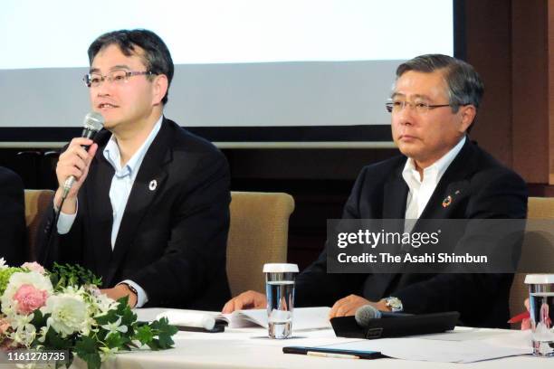 Chiba Bank President Hidetoshi Sakuma and Bank of Yokohama President Yasuyoshi Oya attend a press conference announcing their partnership on July 10,...
