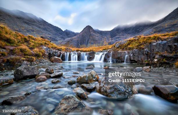 fairy pools, glen brittle, isle of skye, schottland, vereinigtes königreich - schottisch stock-fotos und bilder