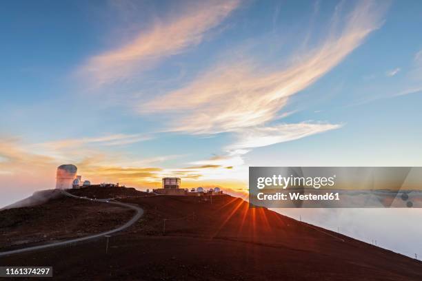 View From Red Hill Summit To Haleakala Observatory At Sunset Maui Hawaii Usa, Foto de stock