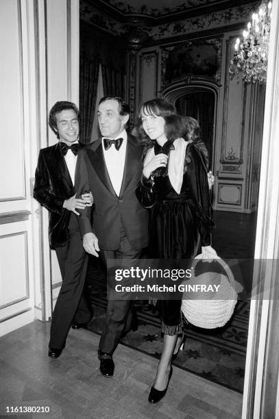 Lino Ventura et Isabelle Adjani lors d'une soirée dans les salons du journal 'Jours de France' pour le film 'La Gifle' à Paris le 10 octobre 1974,...