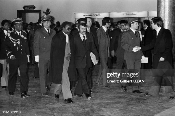 Le président du Gabon Omar Bongo et Abdelaziz Bouteflika au sommet de l'OPEP à Alger en Algérie, le 6 mars 1975.