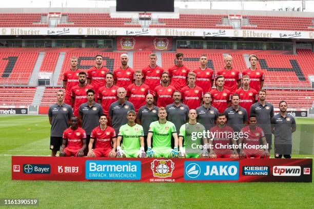 The upper row starts with Daley Sinkgraven, Lucas Alario, Aleksandar Dragovic, Sven Bender, Kai Havertz, Panagiotis Retsos, Joel Pohjanpalo and Tin...