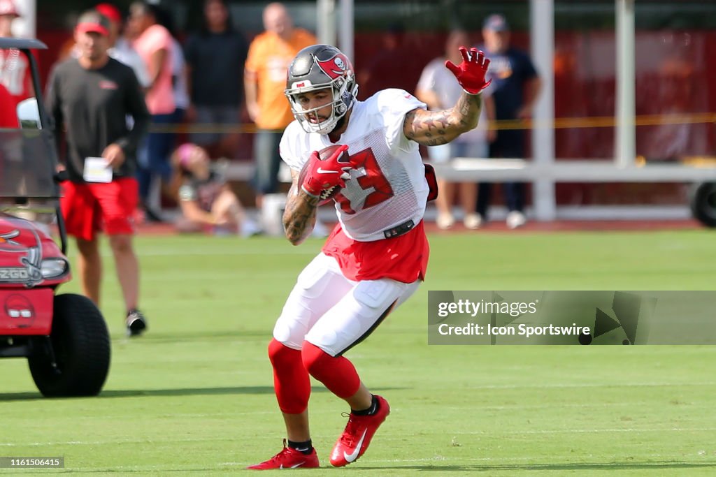 NFL: AUG 13 Buccaneers and Dolphins Joint Practice
