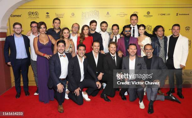 Cast members of the film Liz Gallardo, Sofia Sisniega, Osvaldo Benavides, Mauricio Barrientos, Fernando Rovzar, Mauricio Isaac, Ximena Romo, Gerardo...