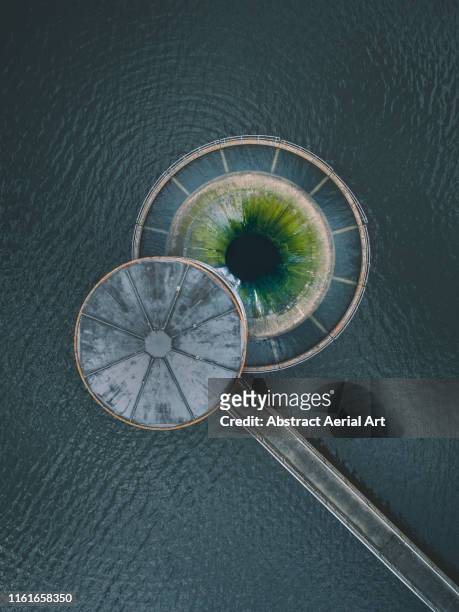 aerial shot of a circular slipway, ardingly reservoir, west sussex, england, united kingdom - reservoir stock-fotos und bilder