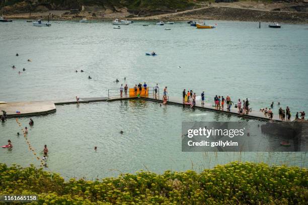 bude sea pool at summerleaze beach, north cornwall, england - bude cornwall stock pictures, royalty-free photos & images