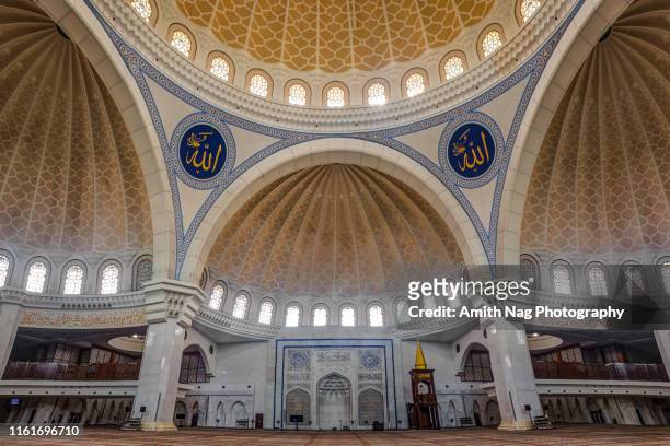 wilayah/federal territory mosque - federal territory mosque stock pictures, royalty-free photos & images