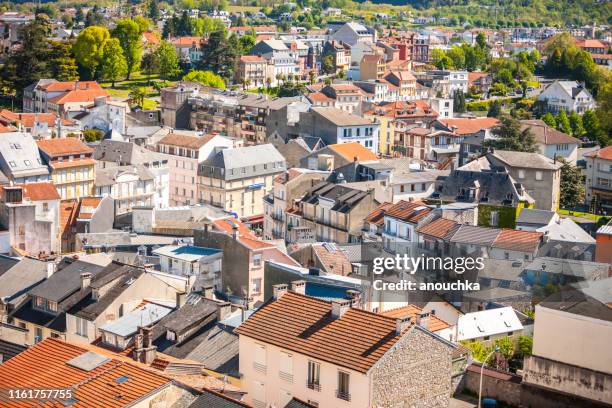 lourdes stadtbild von oben, frankreich - hautes pyrénées stock-fotos und bilder