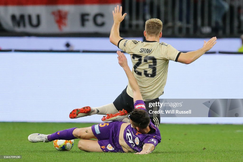 Perth Glory v Manchester United