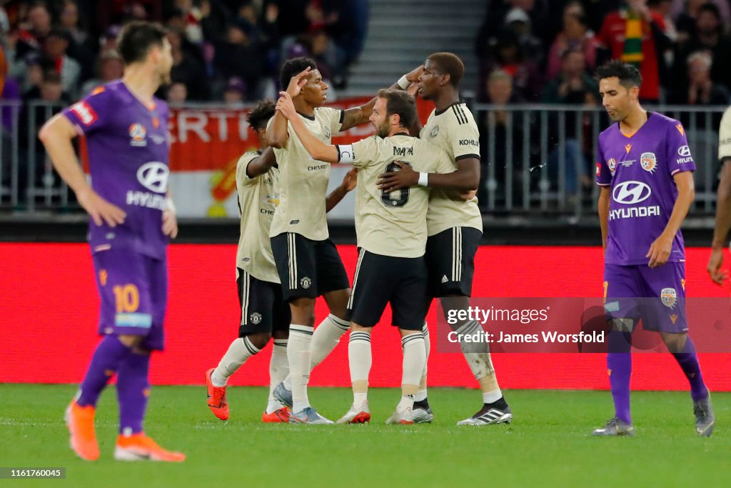 Perth Glory v Manchester United