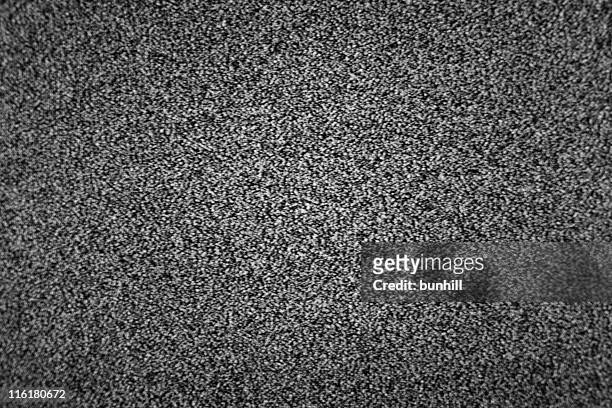 テレビテレビの砂嵐-レトロなテックアナログホワイトノイズ - interference ストックフォトと画像