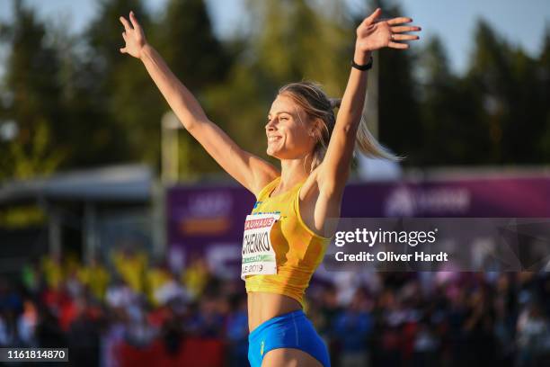 Yevchenko 528 Yuliya Levchenko High Jumper Stock Photos, High-Res Pictures, and ...