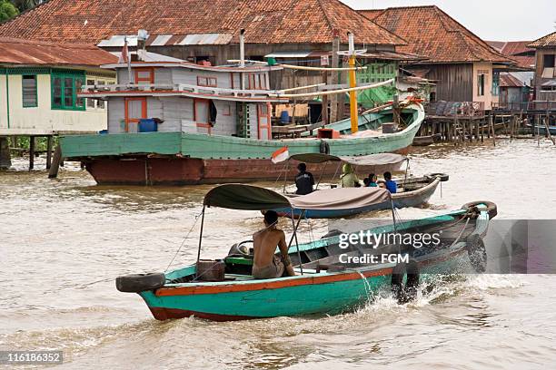 river life - palembang stockfoto's en -beelden