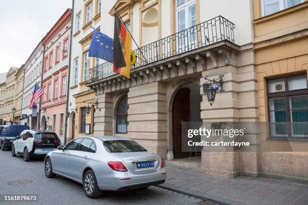 consulado del gobierno alemán en cracovia, polonia - consulate fotografías e imágenes de stock