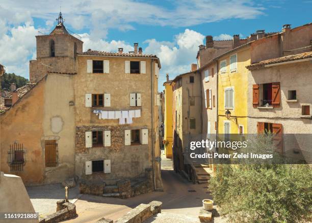 old french town - provence village fotografías e imágenes de stock