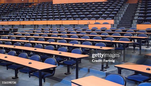 large empty lecture hall - large college class stock pictures, royalty-free photos & images