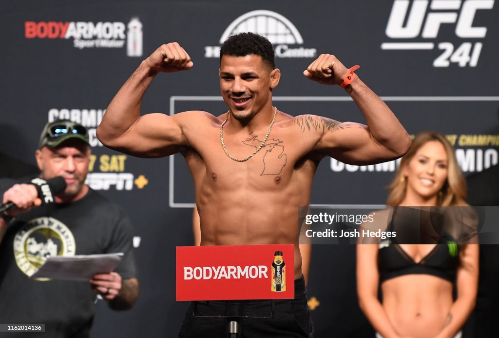 UFC 241: Weigh-ins