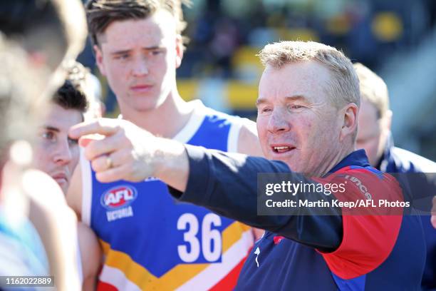Eastern Ranges Coach 71 Darren Bewick Stock Photos, High-Res Pictures, and Images - Getty Images