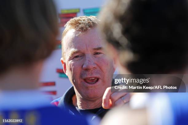 Eastern Ranges Coach 71 Darren Bewick Stock Photos, High-Res Pictures, and Images - Getty Images