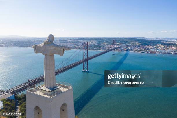 view of april 25th bridge, lisbon, portugal - abril imagens e fotografias de stock