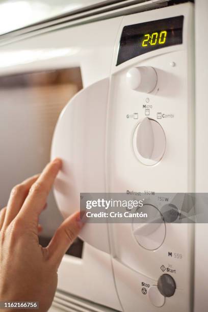 microwave - microwave stock pictures, royalty-free photos & images