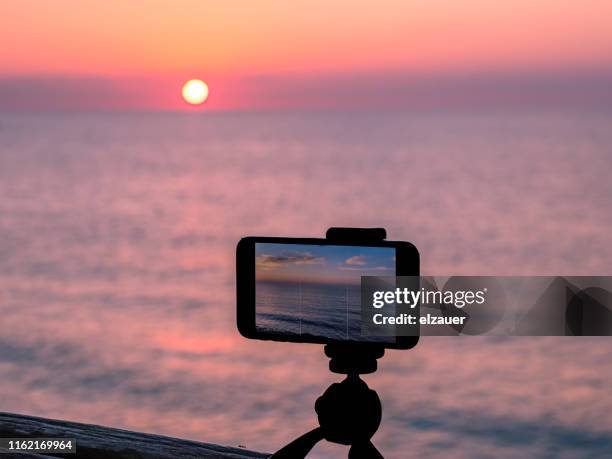 tusa spiaggia - tripod stock-fotos und bilder