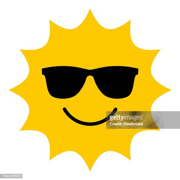 sonne mit sonnenbrille lächelnde ikone - sunlight stock-grafiken, -clipart, -cartoons und -symbole