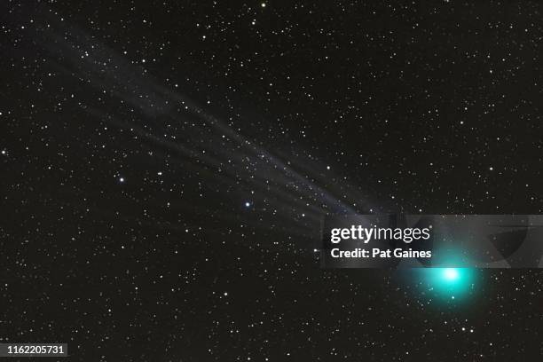 comet - comet stock pictures, royalty-free photos & images