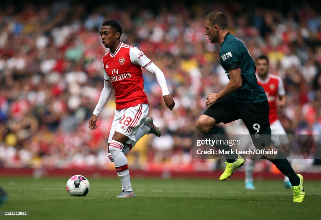 Arsenal FC v Burnley FC - Premier League