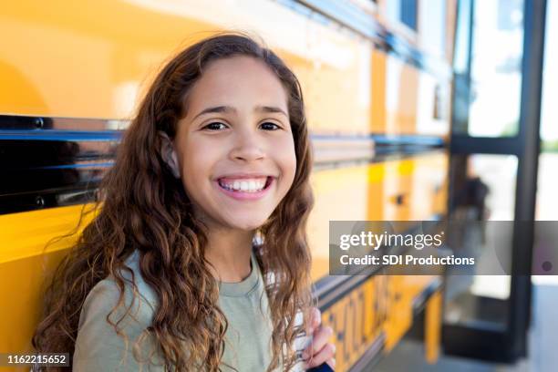 schöne mittelschule mädchen - schüler der junior high school stock-fotos und bilder