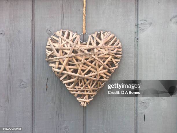 valentines day 1 - wicker stockfoto's en -beelden