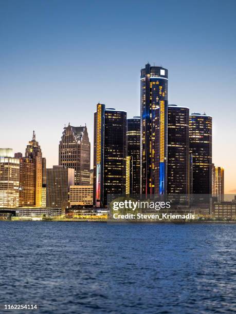 detroit, michigan - twilight - detroit skyline stock pictures, royalty-free photos & images