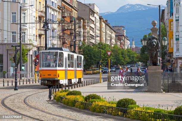 tram in sofia - bulgarije stockfoto's en -beelden