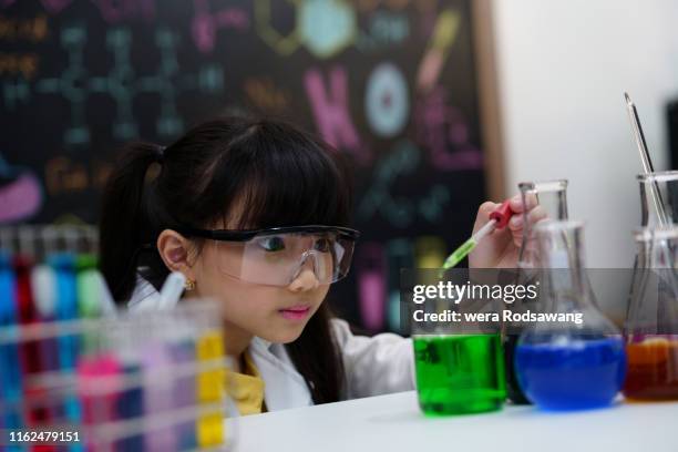 kid learning - chemical reaction stock pictures, royalty-free photos & images