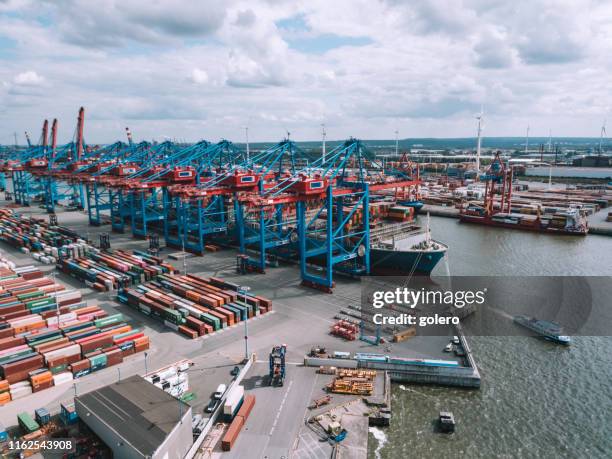 panoramic view over cargo crane container terminal in hamburg - porto de hamburgo imagens e fotografias de stock