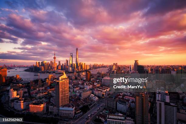 shanghai skyline sonnenuntergang - shanghai night stock-fotos und bilder