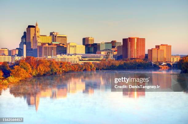 otoño en hartford, connecticut - connecticut fotografías e imágenes de stock