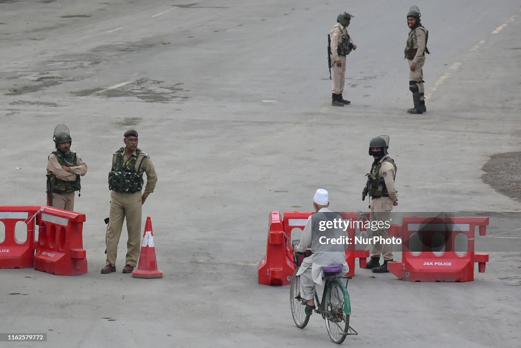 Strict Curfew In Kashmir On India's Independence Day