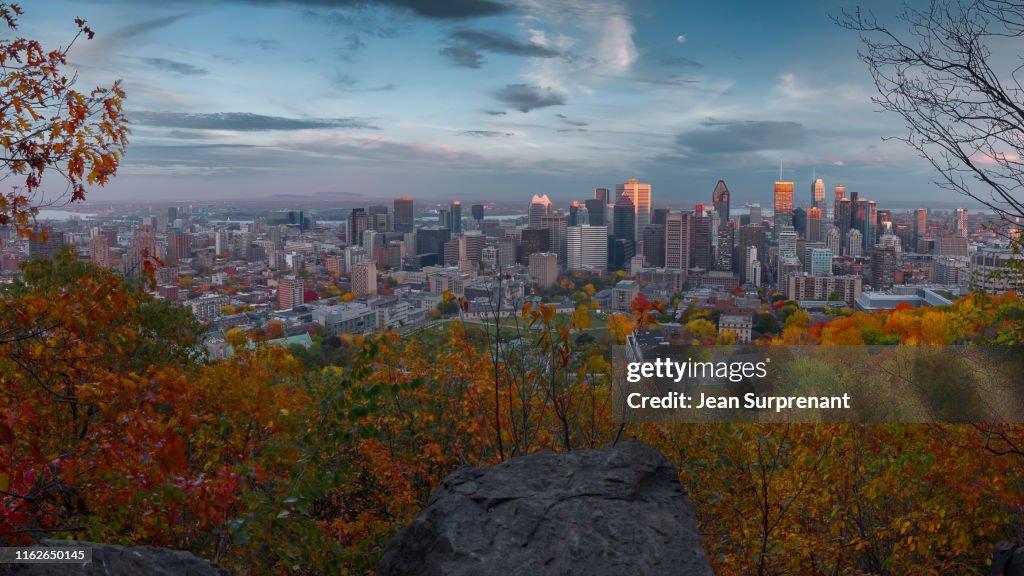 Montreal_skyline_automn_view_16X9_DRI