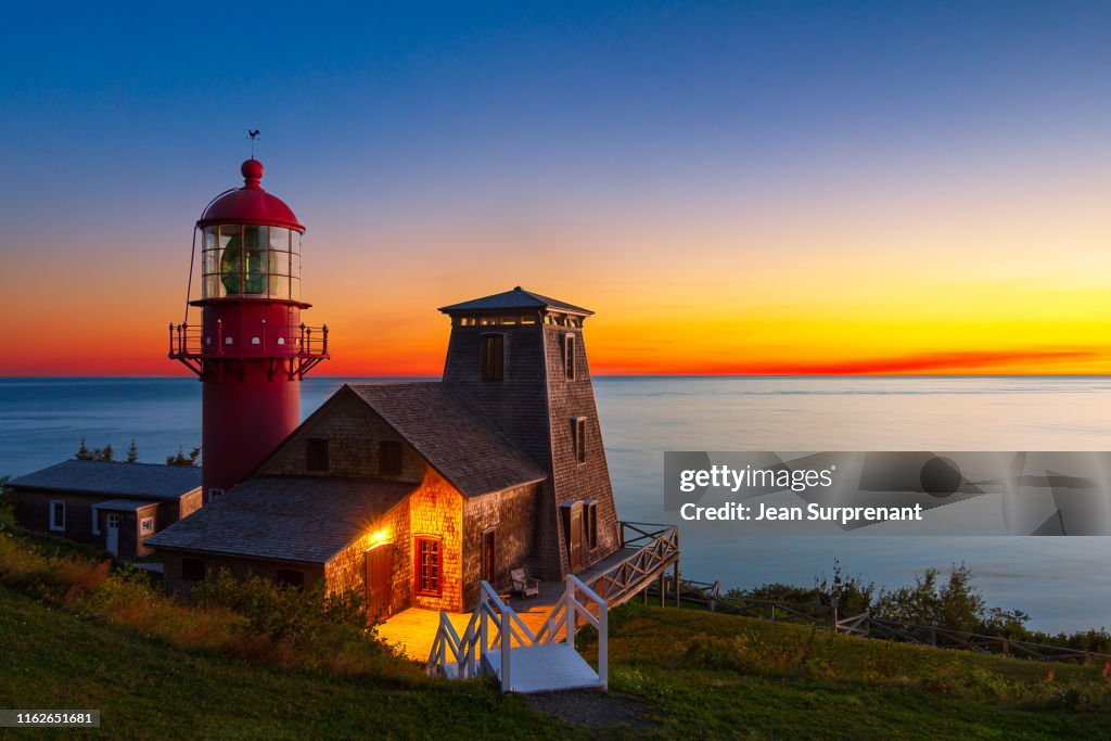 Pointe-à-la-Renommée_lighthouse _sunrise-DRI