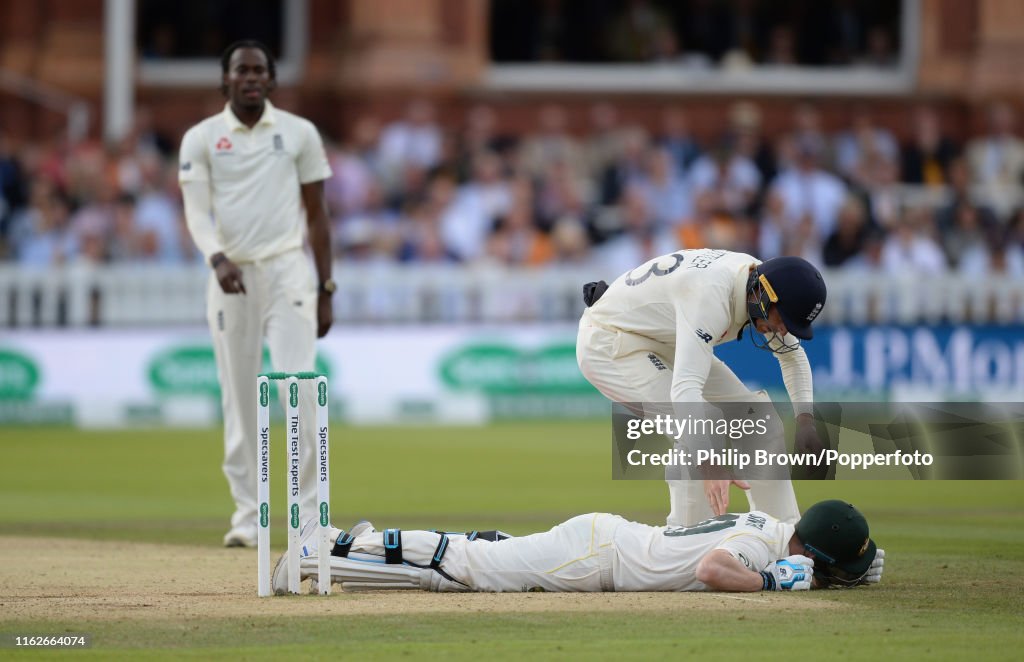 England v Australia - 2nd Specsavers Ashes Test: Day Four