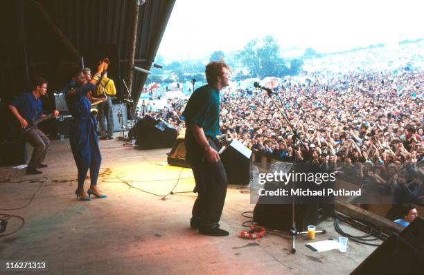 Simply Red perform on stage at Glastonbury Festival, 22nd June 1986.