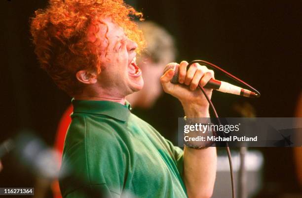 Mick Hucknall of Simply Red performs on stage at Glastonbury Festival, 22nd June 1986.